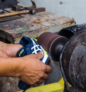 Dịch Vụ Thay Đế Giày Thể Thao Tại Pickleballshop.com.vn sua giay 1